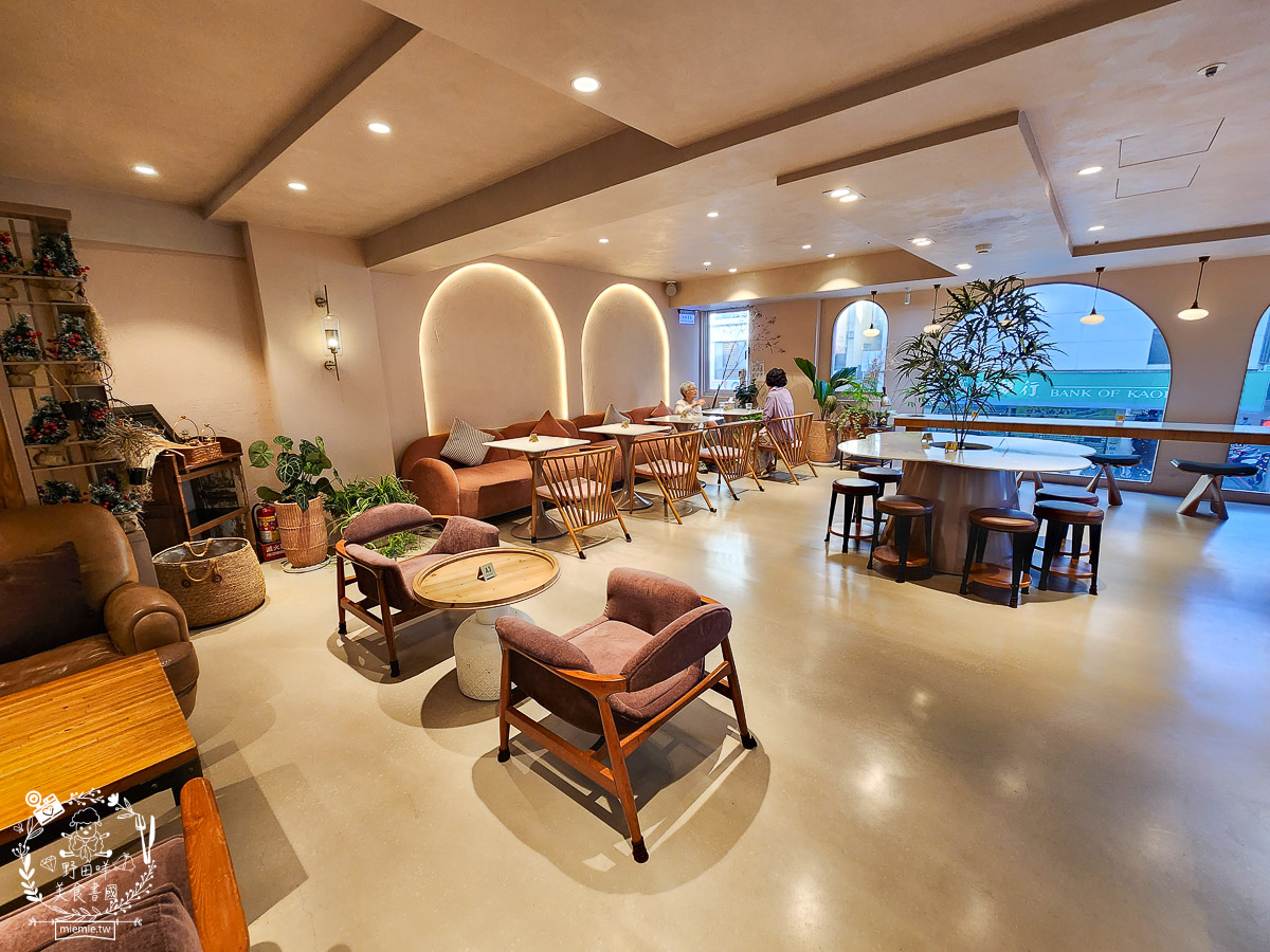 高雄網美咖啡廳推薦[隅室咖啡 us café 六合店]奢華高貴的絕美早午餐咖啡店！