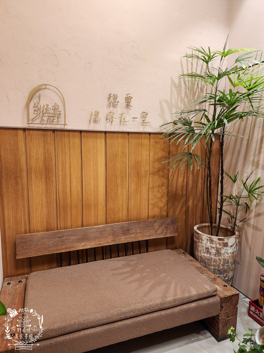 高雄網美咖啡廳推薦[隅室咖啡 us café 六合店]奢華高貴的絕美早午餐咖啡店！