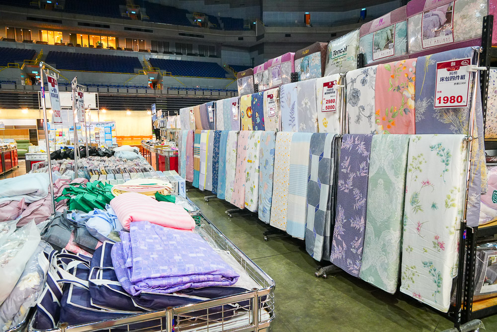 高雄巨蛋Fy家電聯合特賣會|家電最低3折起|行李箱65折|寢具買一送一|美妝保養價格超優惠!