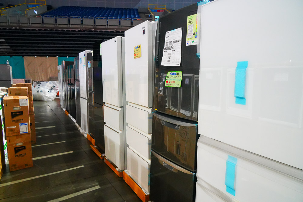 高雄巨蛋Fy家電聯合特賣會|家電最低3折起|行李箱65折|寢具買一送一|美妝保養價格超優惠!