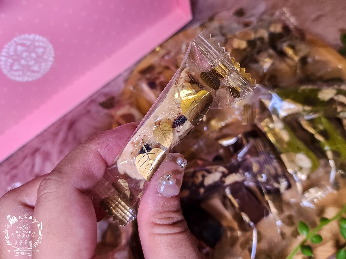 六度本舖|號稱高雄第一好吃牛軋糖|超精美禮盒居然有烏魚子口味的牛軋糖?!結婚禮盒、中秋節禮盒推薦! - 第28張圖 六度本舖|號稱高雄第一好吃牛軋糖|超精美禮盒居然有烏魚子口味的牛軋糖?!結婚禮盒、中秋節禮盒推薦!