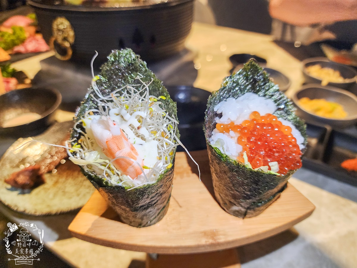 高雄單點燒肉推薦[湛燃日式燒肉]當日壽星贈送銷魂鮭魚麵！還有專人代烤超貼心！