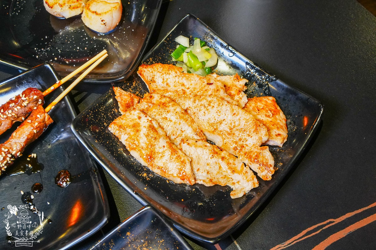 高雄串燒吃到飽[開串乾鍋串燒吃到飽]連平日都大客滿的乾鍋吃到飽餐廳！