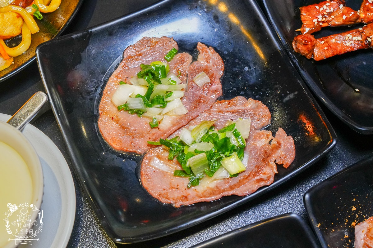 高雄串燒吃到飽[開串乾鍋串燒吃到飽]連平日都大客滿的乾鍋吃到飽餐廳！