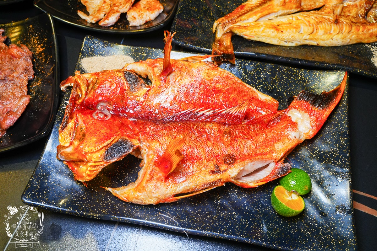 高雄串燒吃到飽[開串乾鍋串燒吃到飽]連平日都大客滿的乾鍋吃到飽餐廳！