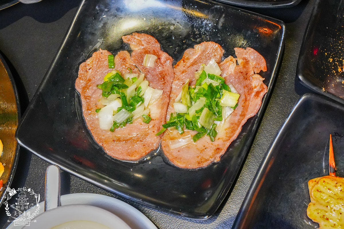 高雄串燒吃到飽[開串乾鍋串燒吃到飽]連平日都大客滿的乾鍋吃到飽餐廳！