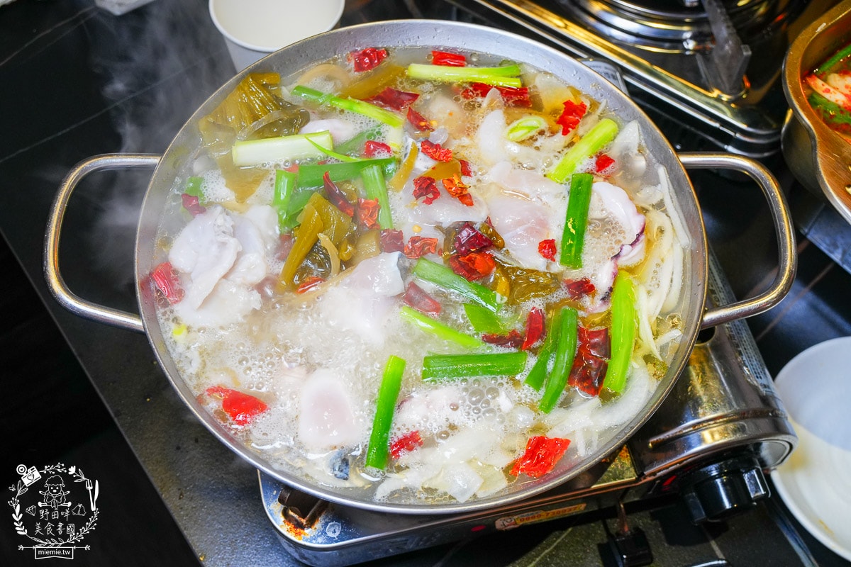 高雄串燒吃到飽[開串乾鍋串燒吃到飽]連平日都大客滿的乾鍋吃到飽餐廳！