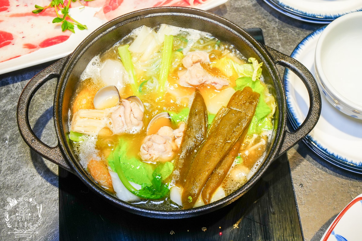 高雄尬鍋台式潮鍋進駐巨蛋商圈美食戰區!香濃迷人的炒雞火鍋+澎湃自助吧無限吃到飽! - 第19張圖 高雄尬鍋台式潮鍋進駐巨蛋商圈美食戰區!香濃迷人的炒雞火鍋+澎湃自助吧無限吃到飽!