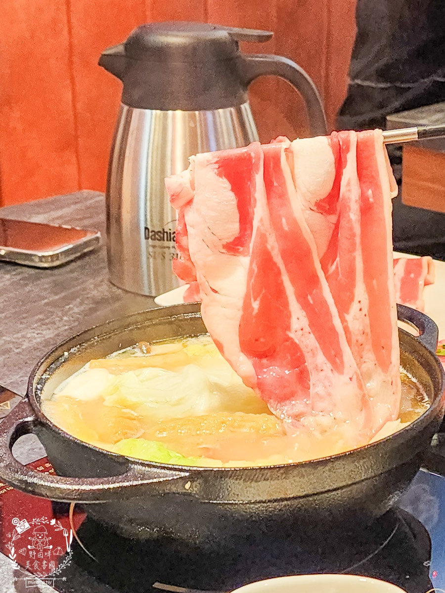 高雄尬鍋台式潮鍋進駐巨蛋商圈美食戰區!香濃迷人的炒雞火鍋+澎湃自助吧無限吃到飽! - 第18張圖 高雄尬鍋台式潮鍋進駐巨蛋商圈美食戰區!香濃迷人的炒雞火鍋+澎湃自助吧無限吃到飽!