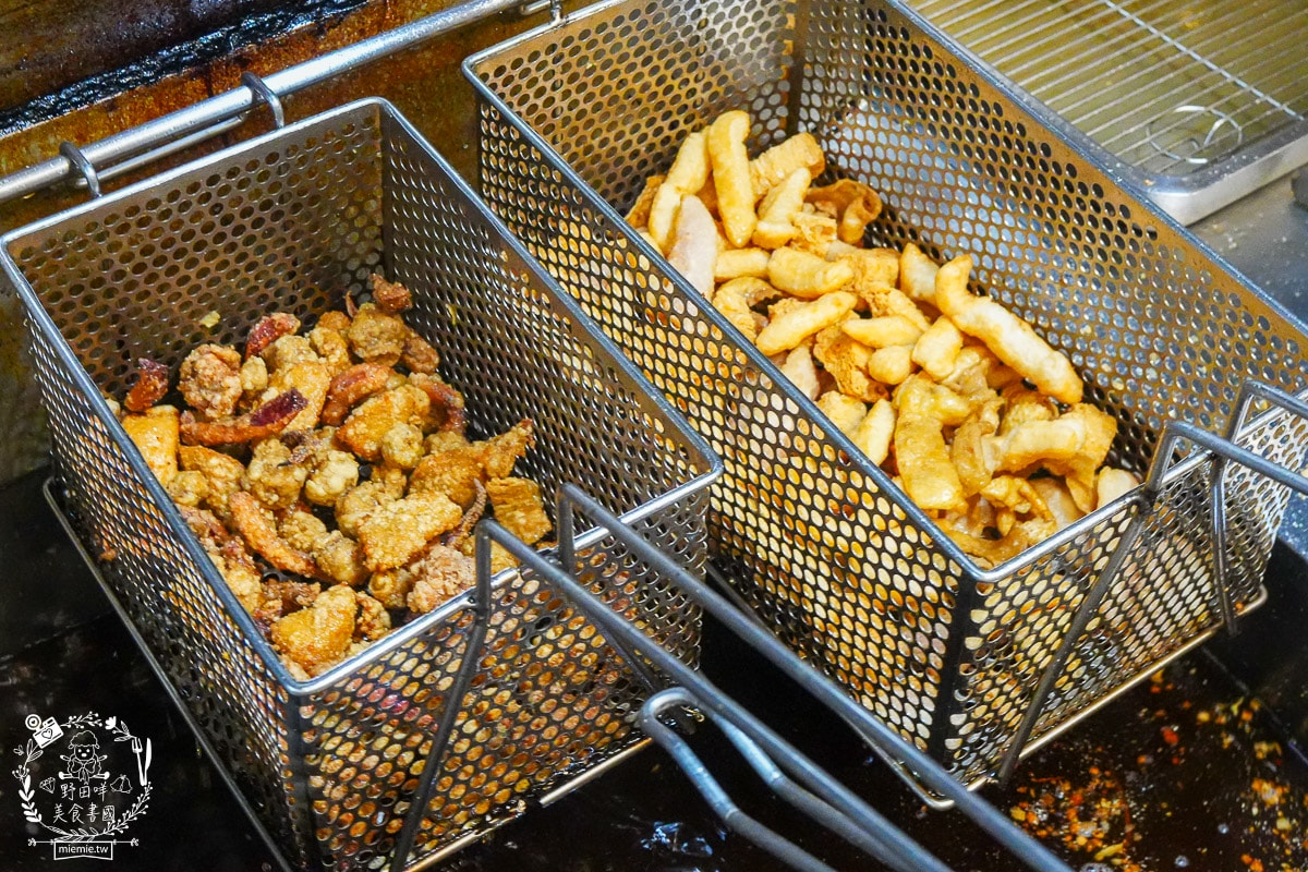 高雄苓雅鹽酥雞/鹹酥雞推薦[鹽酥紀]從屏東紅到高雄的文青鹽酥雞店!中興夜市宵夜鹽酥雞推薦!