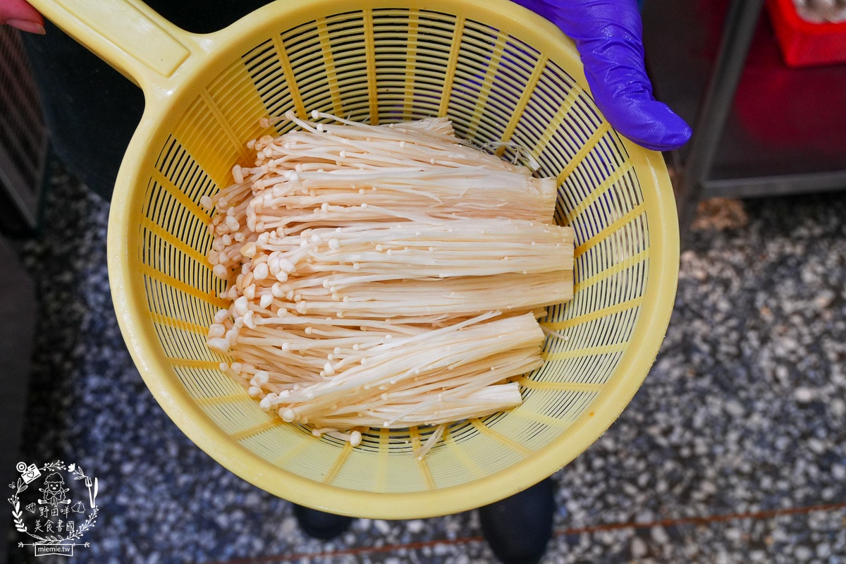 高雄苓雅鹽酥雞/鹹酥雞推薦[鹽酥紀]從屏東紅到高雄的文青鹽酥雞店!中興夜市宵夜鹽酥雞推薦!