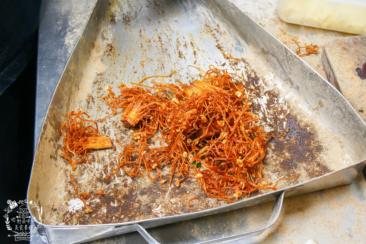 高雄苓雅鹽酥雞/鹹酥雞推薦[鹽酥紀]從屏東紅到高雄的文青鹽酥雞店!中興夜市宵夜鹽酥雞推薦!