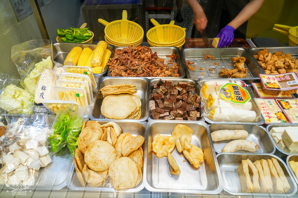 高雄苓雅鹽酥雞/鹹酥雞推薦[鹽酥紀]從屏東紅到高雄的文青鹽酥雞店!中興夜市宵夜鹽酥雞推薦!