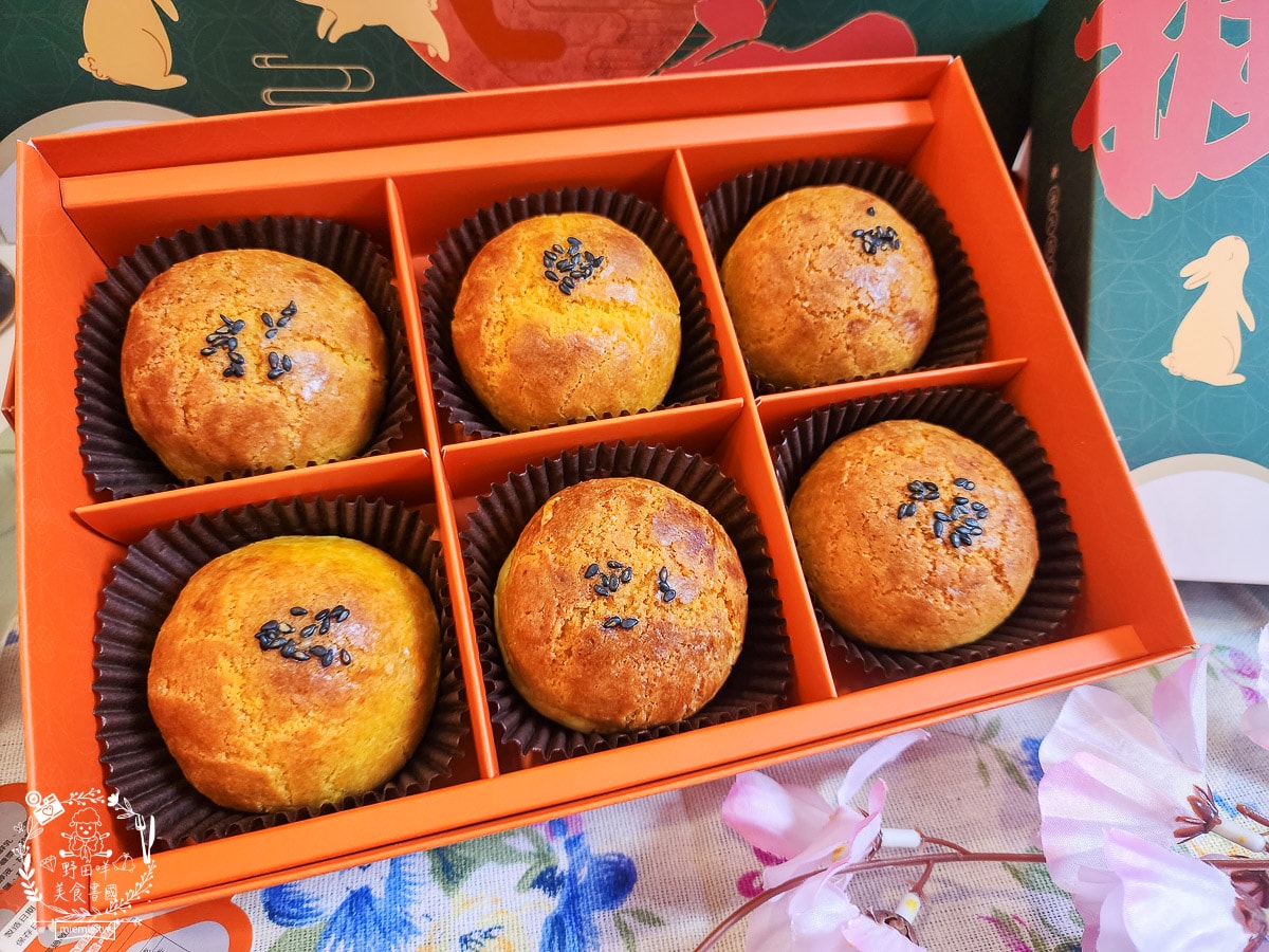 2024蛋黃酥推薦[楓茶記]被冰火菠蘿油耽誤的月餅店!人氣菠蘿蛋黃酥每年完售!龍年造型奶黃流心超霸氣!