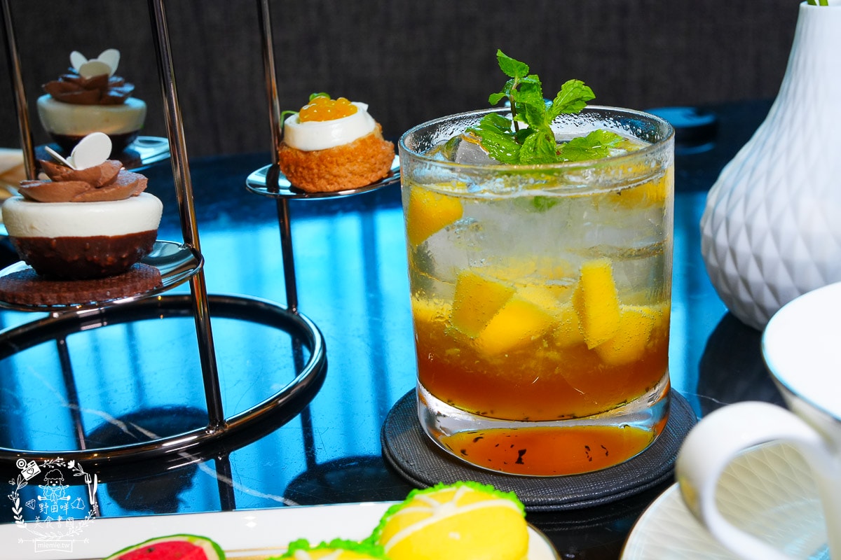 高雄洲際酒店BL.T33 大廳酒吧超夢幻奢華的英式下午茶甜點！高貴裝潢超適合網美打卡拍照！