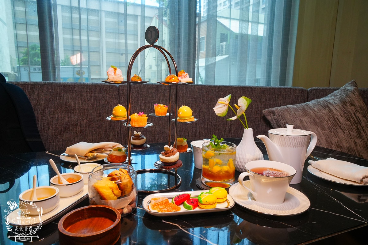 高雄洲際酒店BL.T33 大廳酒吧超夢幻奢華的英式下午茶甜點！高貴裝潢超適合網美打卡拍照！