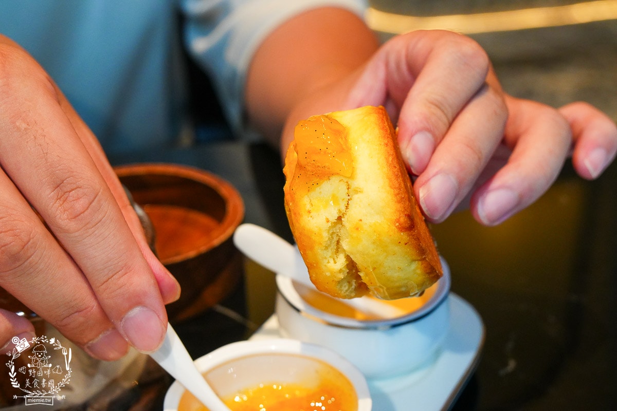 高雄洲際酒店BL.T33 大廳酒吧超夢幻奢華的英式下午茶甜點！高貴裝潢超適合網美打卡拍照！