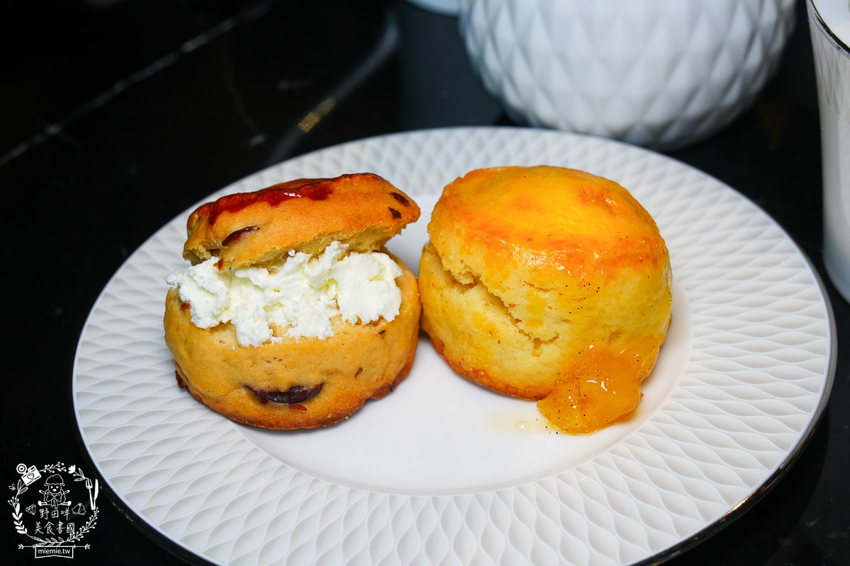 高雄洲際酒店BL.T33 大廳酒吧超夢幻奢華的英式下午茶甜點！高貴裝潢超適合網美打卡拍照！