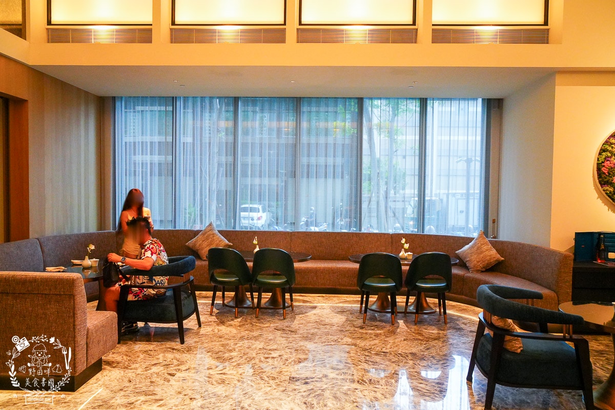 高雄洲際酒店BL.T33 大廳酒吧超夢幻奢華的英式下午茶甜點！高貴裝潢超適合網美打卡拍照！