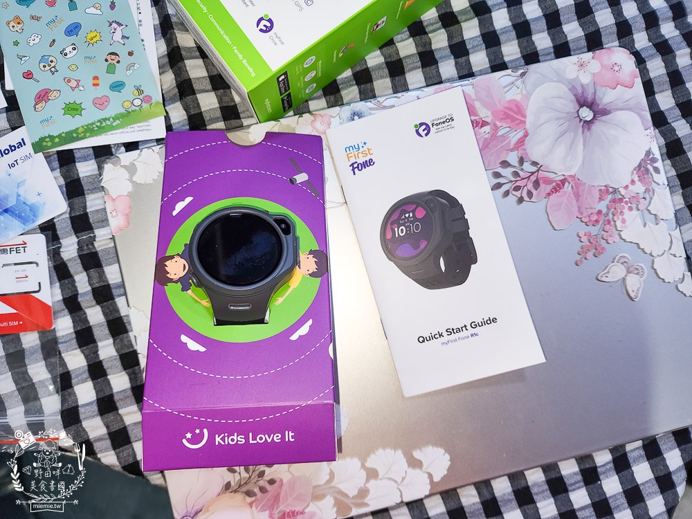 兒童智慧手錶推薦[myFirst Fone R1c 4G兒童智慧手錶]專屬社群安全群聊|精準定位即時通話|可錄音拍照傳送訊息