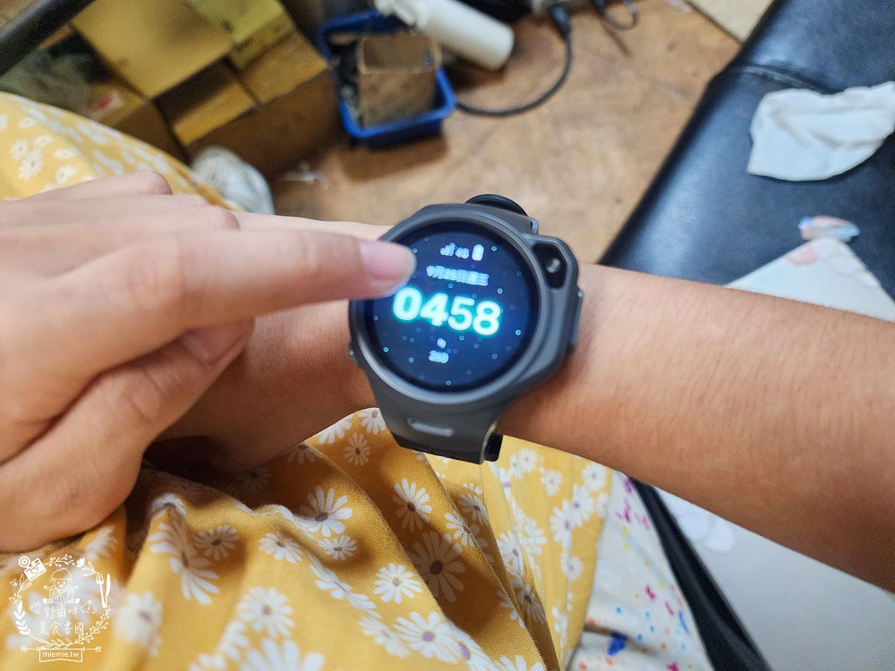 兒童智慧手錶推薦[myFirst Fone R1c 4G兒童智慧手錶]專屬社群安全群聊|精準定位即時通話|可錄音拍照傳送訊息