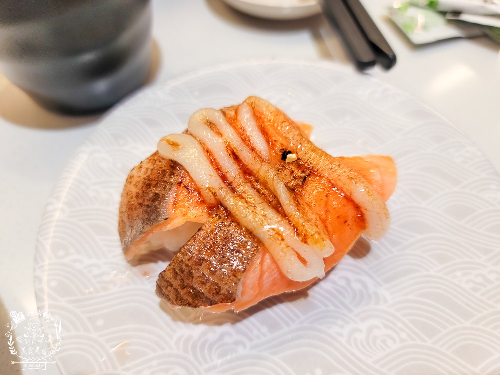 高雄首間一条通就在鳳山大潤發！引進了日本新幹線迴台系統的列車壽司！