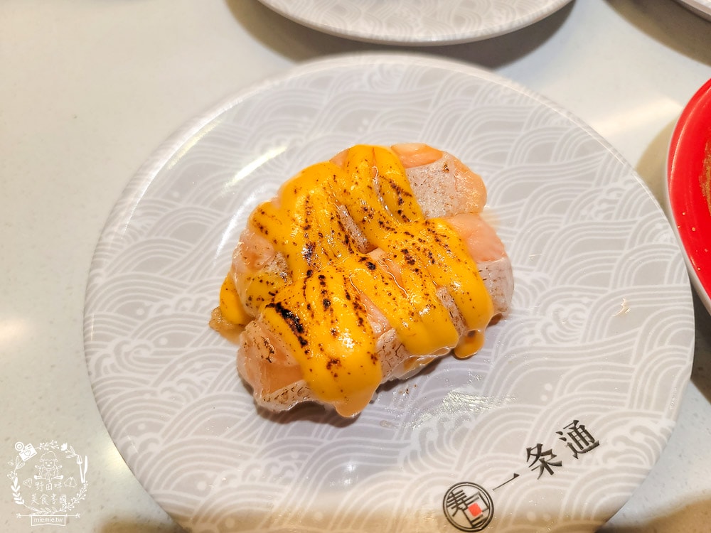 高雄首間一条通就在鳳山大潤發！引進了日本新幹線迴台系統的列車壽司！