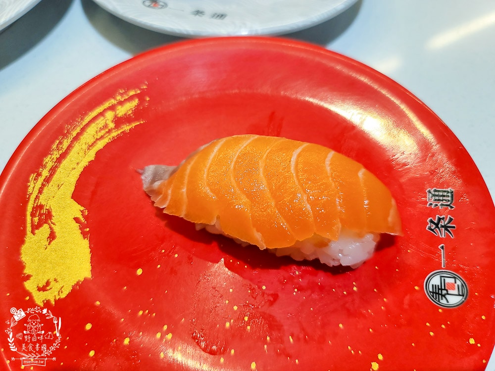 高雄首間一条通就在鳳山大潤發！引進了日本新幹線迴台系統的列車壽司！