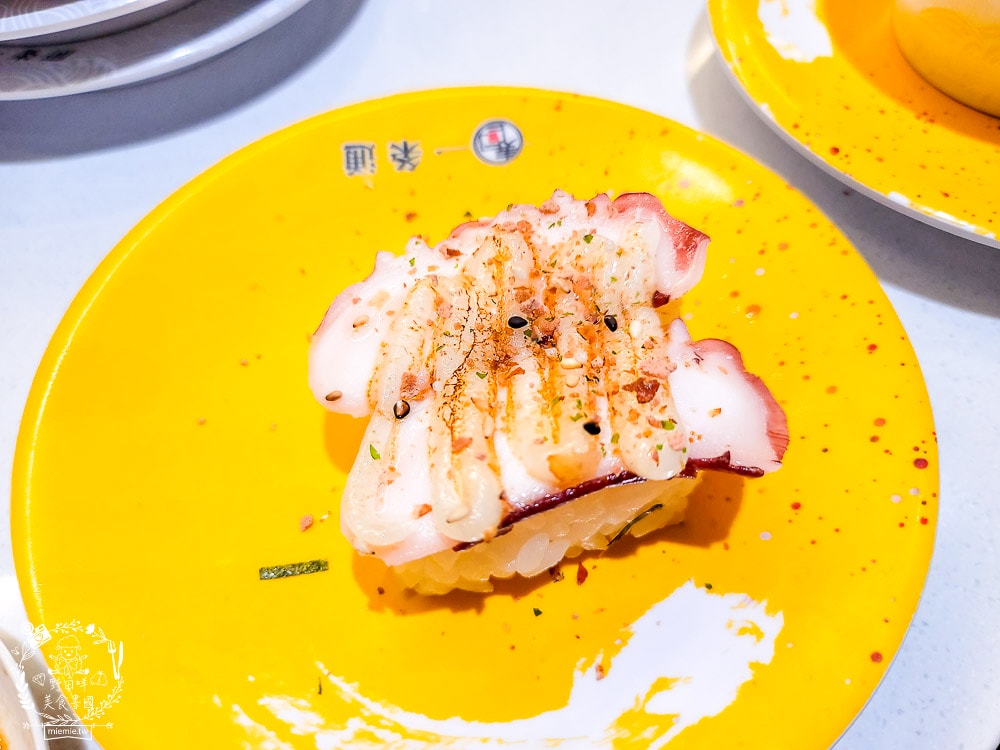 高雄首間一条通就在鳳山大潤發！引進了日本新幹線迴台系統的列車壽司！