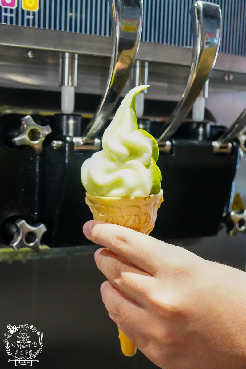 台南24小時火鍋推薦[九鼎鍋台南大同店]現切肉片居然能涮出鮮美牛肉湯？起司泡麵煮起來超銷魂～