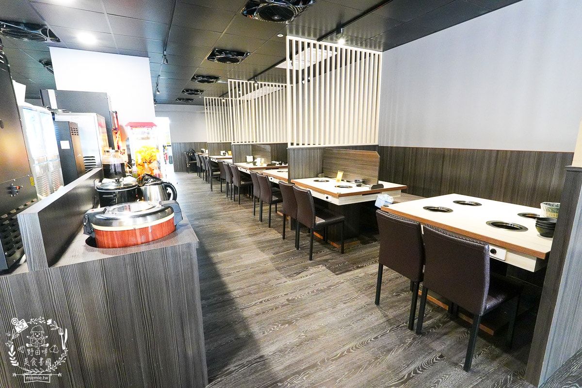 台南24小時火鍋推薦[九鼎鍋台南大同店]現切肉片居然能涮出鮮美牛肉湯？起司泡麵煮起來超銷魂～