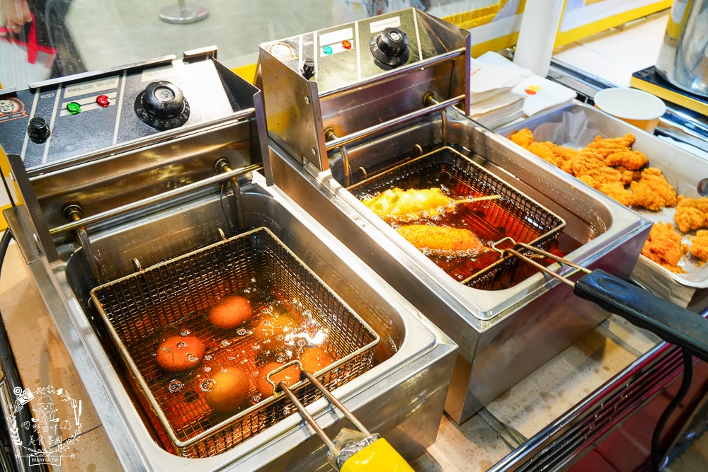 大遠百韓國展9/5~9/17的韓流魅力特賣會場！現場販售超多人氣韓國食品居然可以免費試吃試喝？！