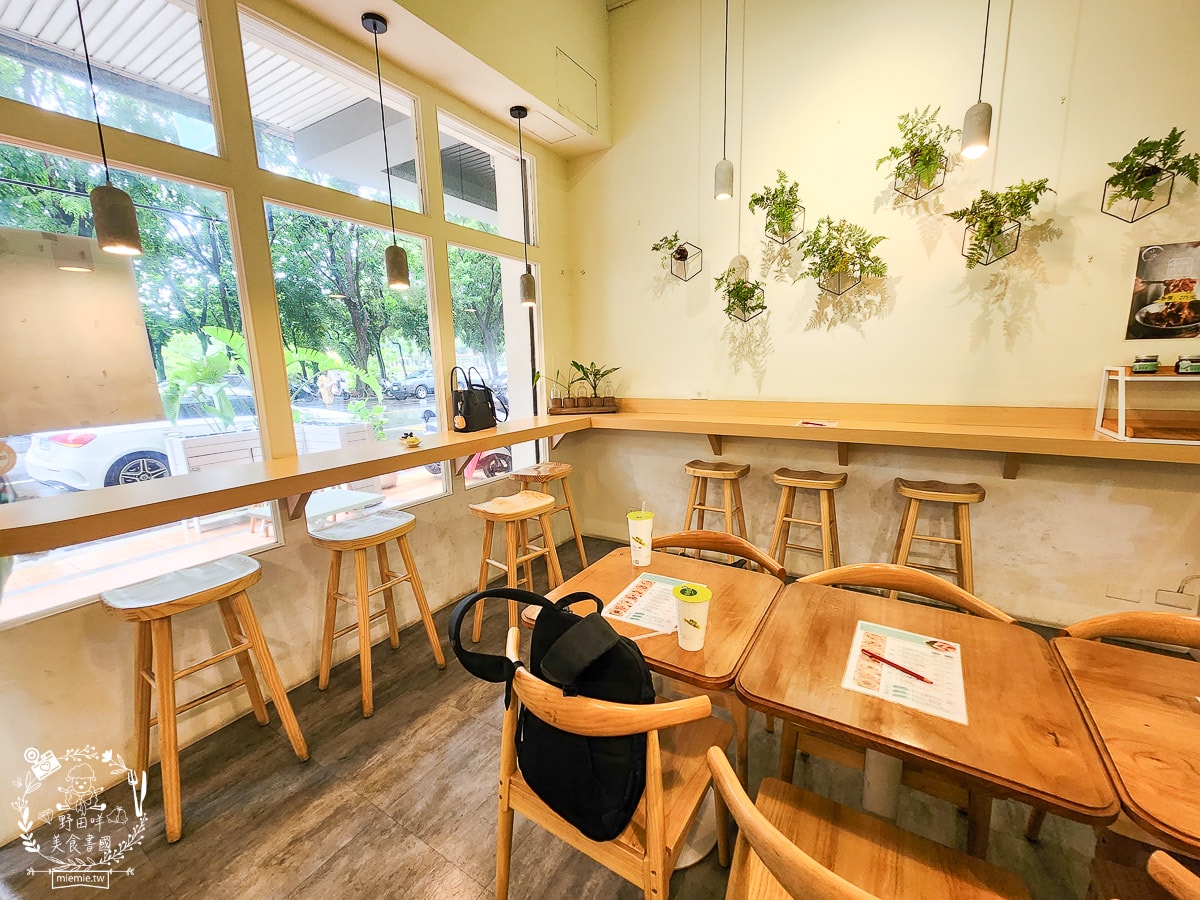 高雄河堤商圈美食餐廳推薦！三民區蔬食料理與複合式料理｜寵物住宿｜氣球派對｜藝術美學｜按摩舒壓｜