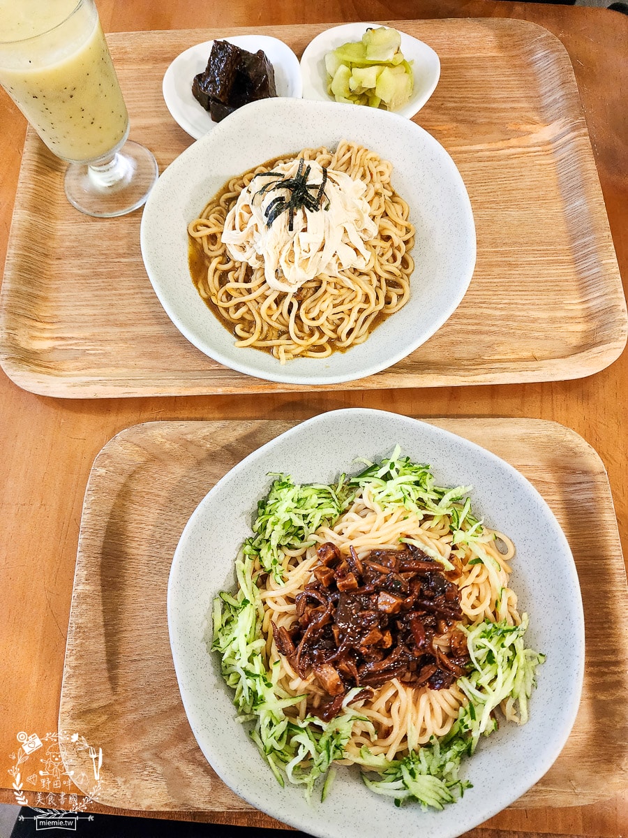 高雄河堤商圈美食餐廳推薦！三民區蔬食料理與複合式料理｜寵物住宿｜氣球派對｜藝術美學｜按摩舒壓｜