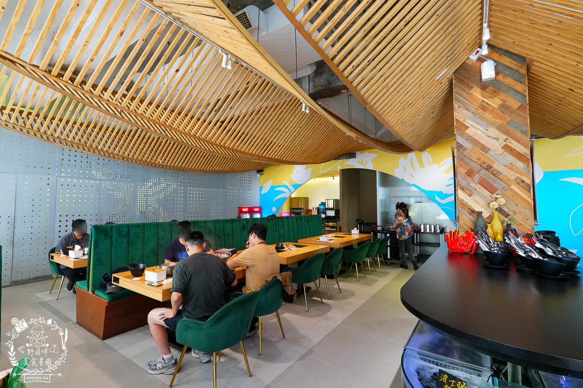 梨花A5和牛放題|高雄最低1799就能日本A5和牛+帝王蟹+胭脂蝦吃到飽！高雄帝王蟹吃到飽！