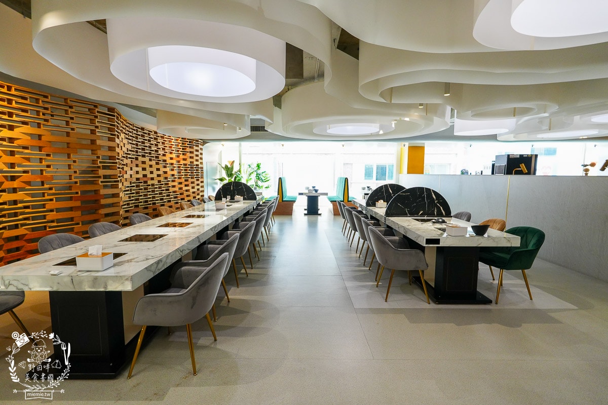 梨花A5和牛放題|高雄最低1799就能日本A5和牛+帝王蟹+胭脂蝦吃到飽！高雄帝王蟹吃到飽！