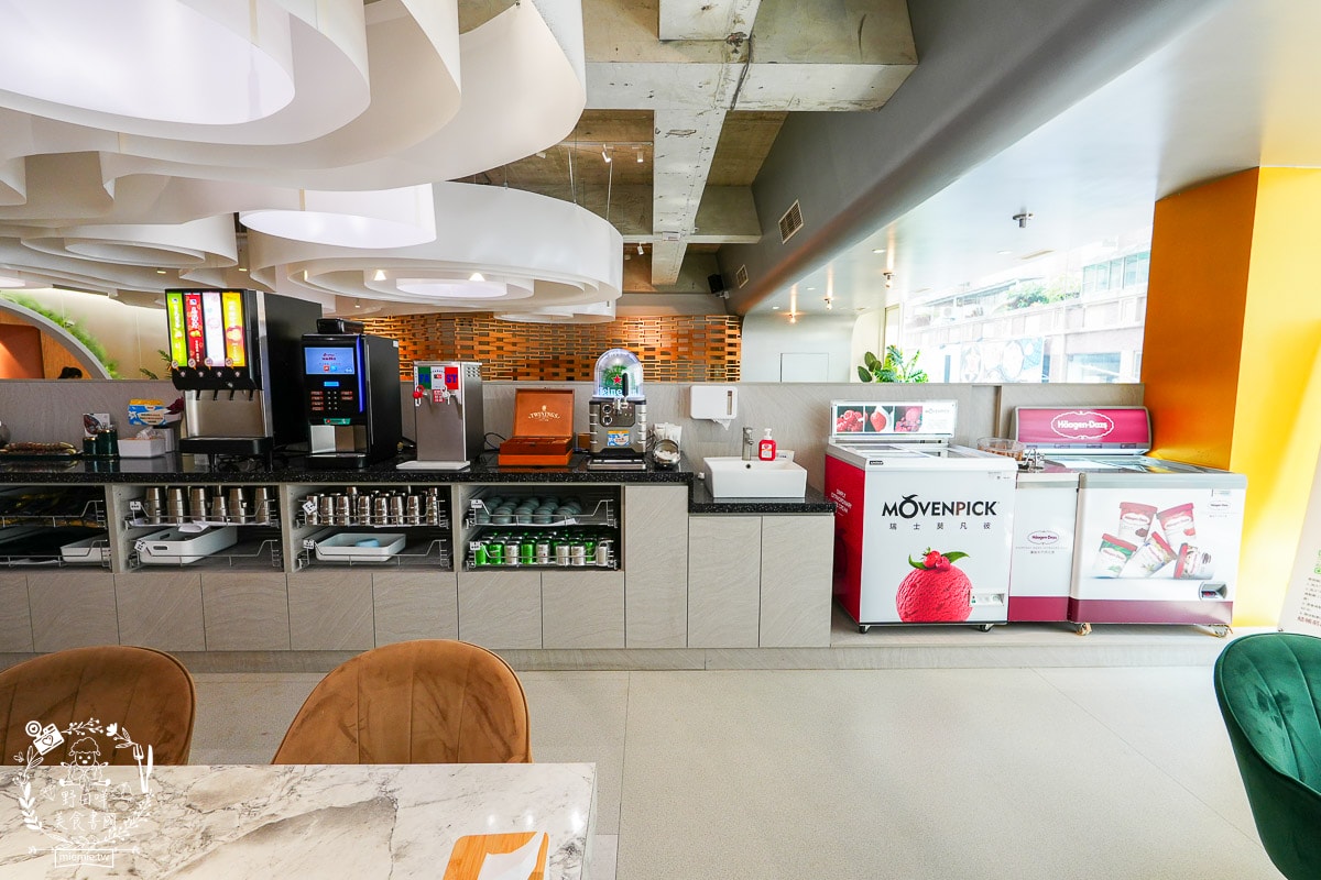 梨花A5和牛放題|高雄最低1799就能日本A5和牛+帝王蟹+胭脂蝦吃到飽！高雄帝王蟹吃到飽！