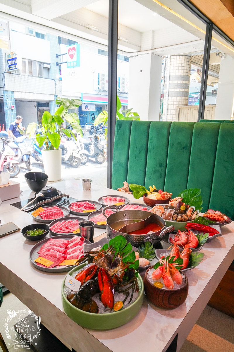 梨花A5和牛放題|高雄最低1799就能日本A5和牛+帝王蟹+胭脂蝦吃到飽！高雄帝王蟹吃到飽！