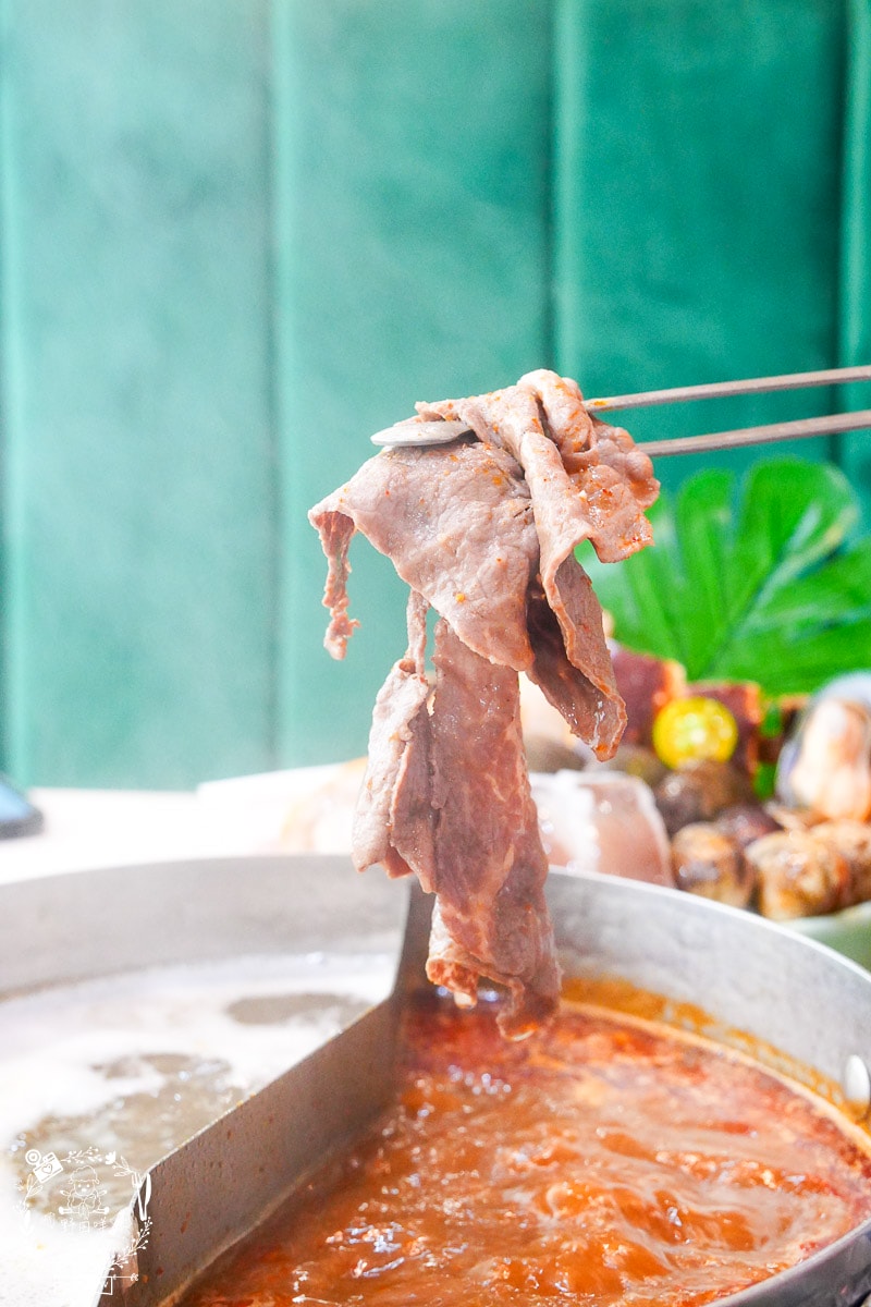 梨花A5和牛放題|高雄最低1799就能日本A5和牛+帝王蟹+胭脂蝦吃到飽！高雄帝王蟹吃到飽！