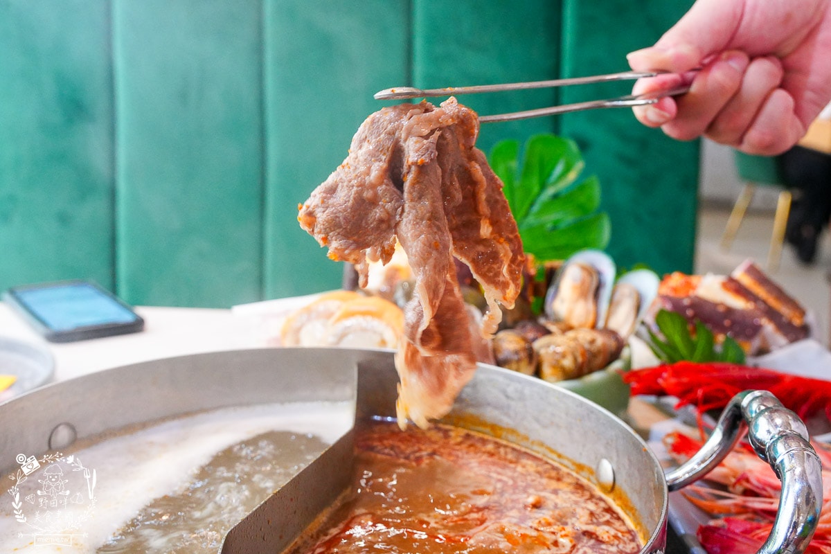 梨花A5和牛放題|高雄最低1799就能日本A5和牛+帝王蟹+胭脂蝦吃到飽！高雄帝王蟹吃到飽！