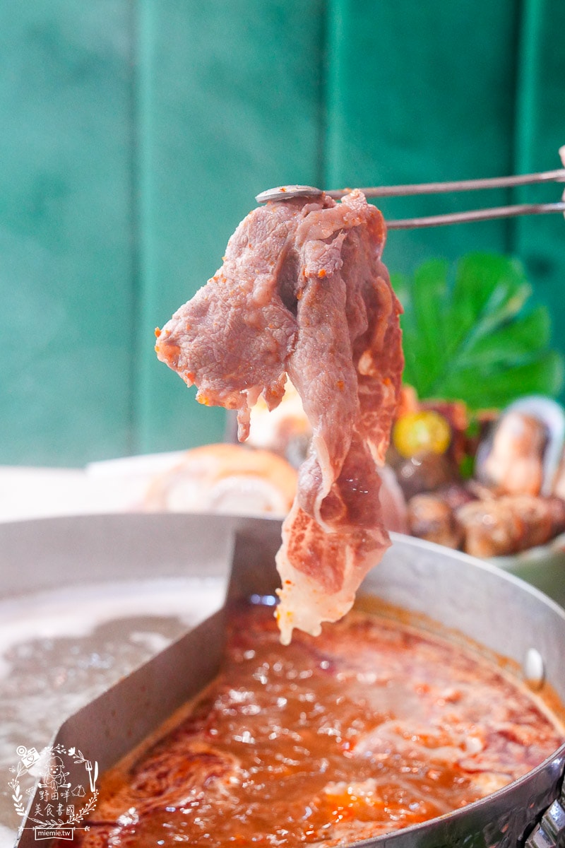 梨花A5和牛放題|高雄最低1799就能日本A5和牛+帝王蟹+胭脂蝦吃到飽！高雄帝王蟹吃到飽！