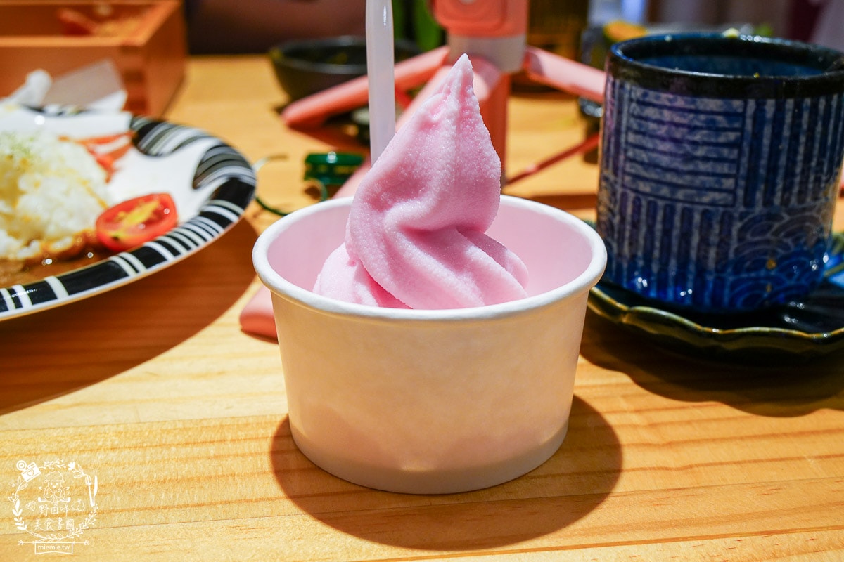 森川丼丼巨蛋店|高雄每逢假日座無虛席的超人氣日本料理店!還有免費霜淇淋可以爽爽吃!