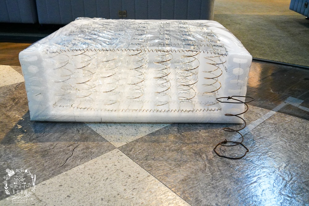 特力家居高雄館週年慶開跑啦!9/28六-11/03日~包羅萬象的寢具+沙發+家電+香氛+桌椅全包!家居慶典滿額抽雲朵按摩椅!