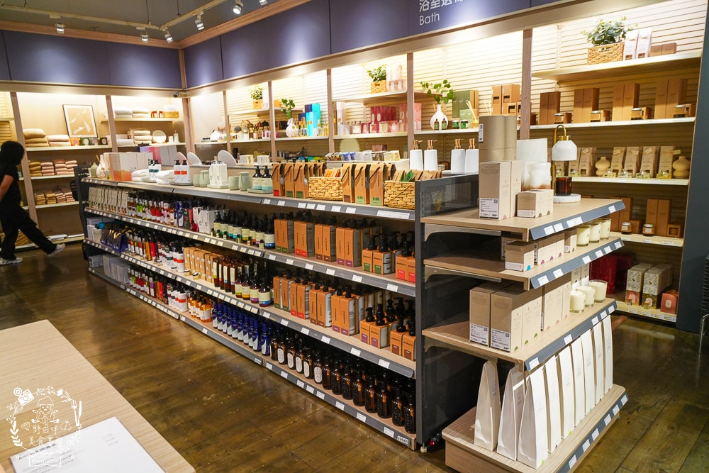 特力家居高雄館週年慶開跑啦!9/28六-11/03日~包羅萬象的寢具+沙發+家電+香氛+桌椅全包!家居慶典滿額抽雲朵按摩椅!