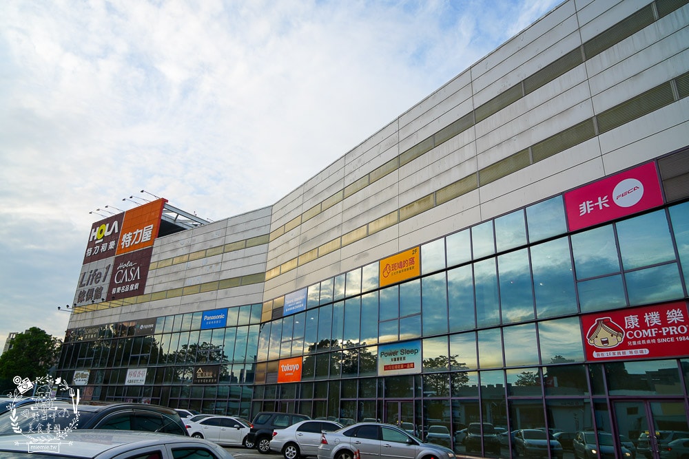 特力家居高雄館週年慶開跑啦!9/28六-11/03日~包羅萬象的寢具+沙發+家電+香氛+桌椅全包!家居慶典滿額抽雲朵按摩椅!