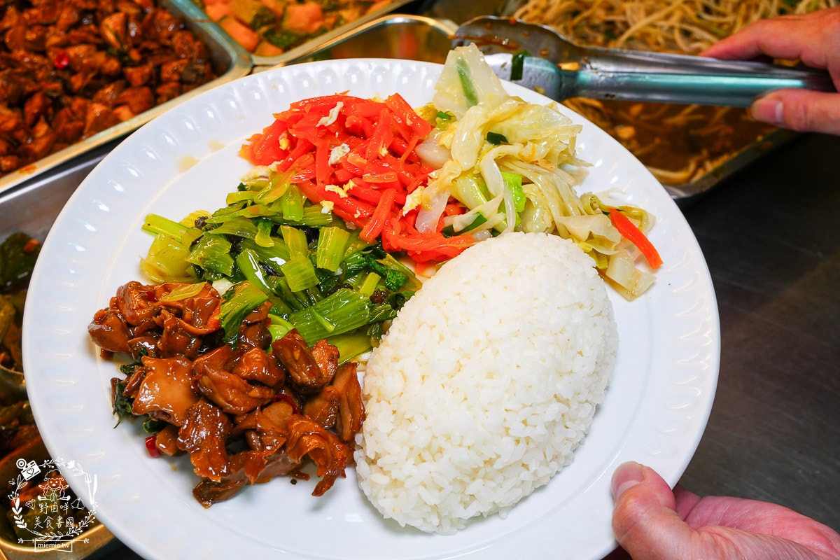 高雄便當推薦|快客利美食|少見的四菜便當店！而且份量超大超有飽足感的高雄便當！