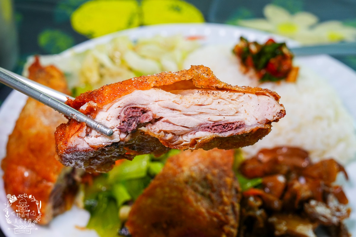 高雄便當推薦|快客利美食|少見的四菜便當店！而且份量超大超有飽足感的高雄便當！