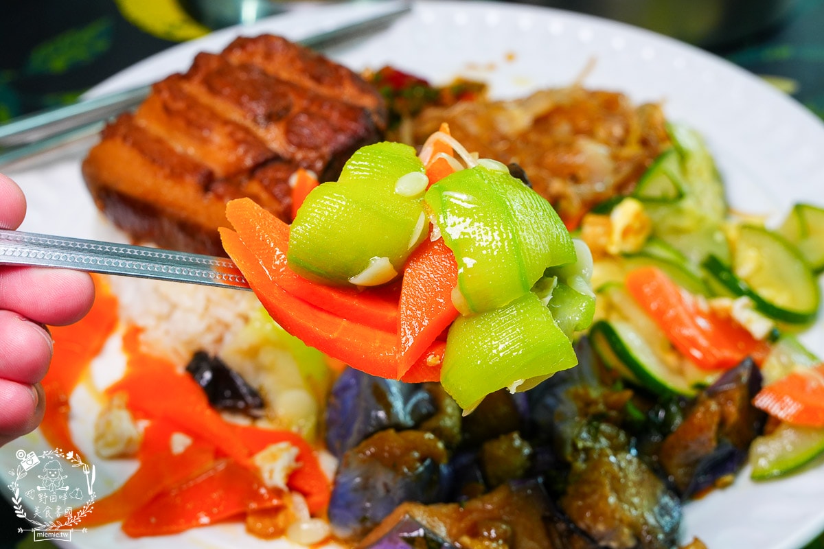 高雄便當推薦|快客利美食|少見的四菜便當店！而且份量超大超有飽足感的高雄便當！