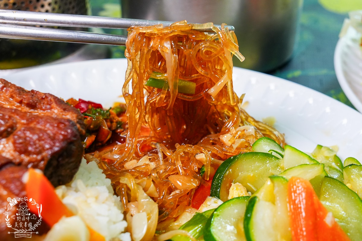 高雄便當推薦|快客利美食|少見的四菜便當店！而且份量超大超有飽足感的高雄便當！