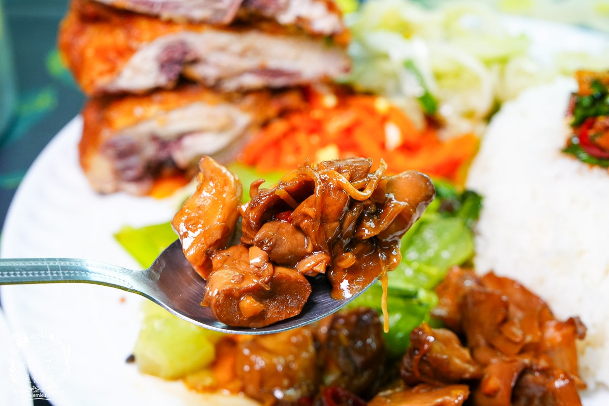 高雄便當推薦|快客利美食|少見的四菜便當店！而且份量超大超有飽足感的高雄便當！